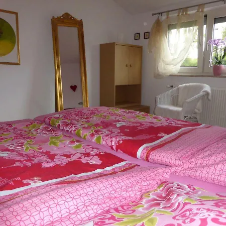 Ferienwohnung Renker * لانشتاين